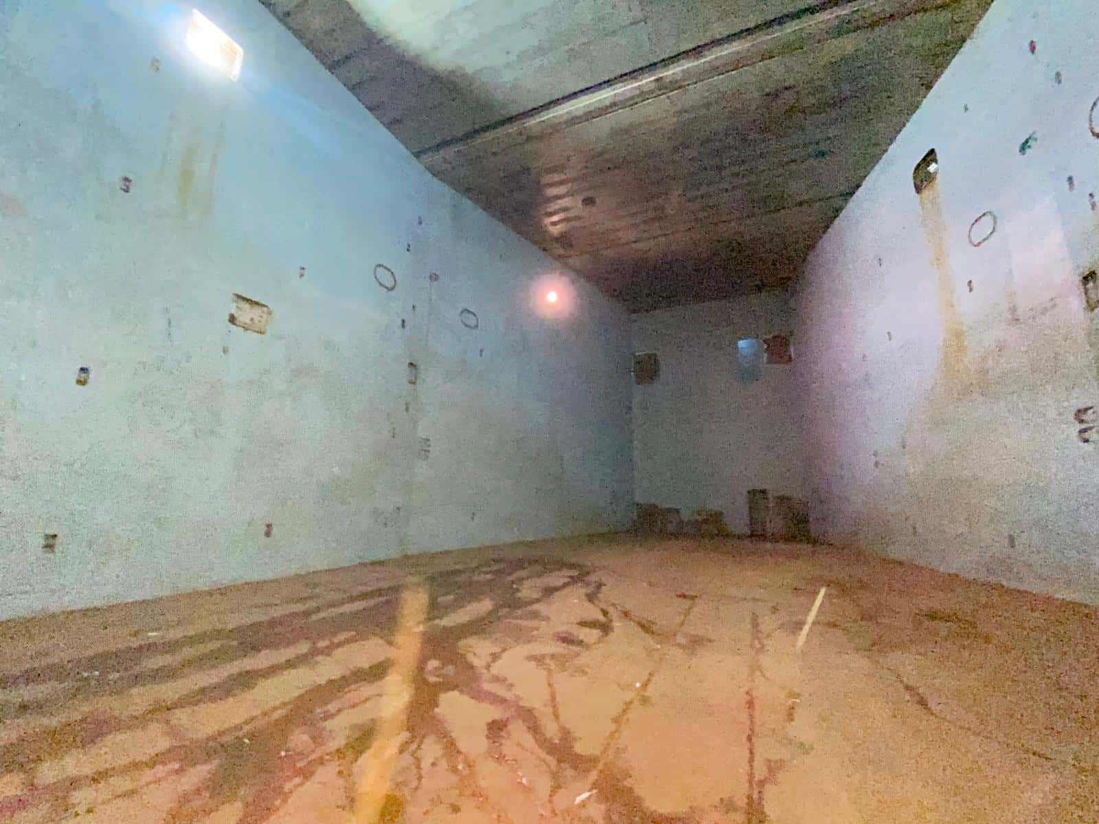 MV EBRU — cargo hold 4
