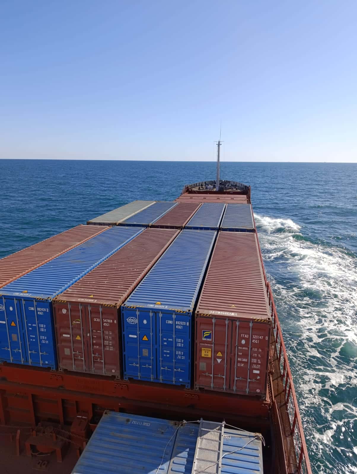 Open horizon at sea.