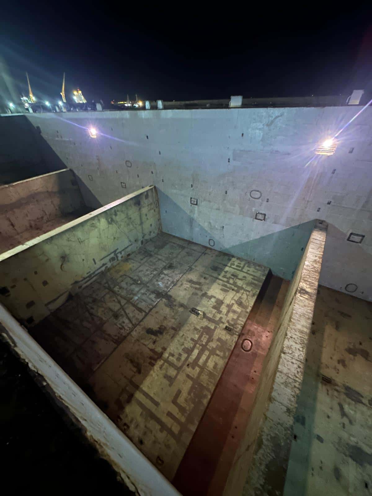 MV EBRU — cargo hold 19