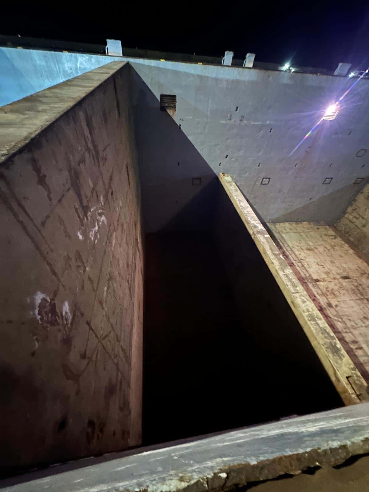 MV EBRU — cargo hold 21