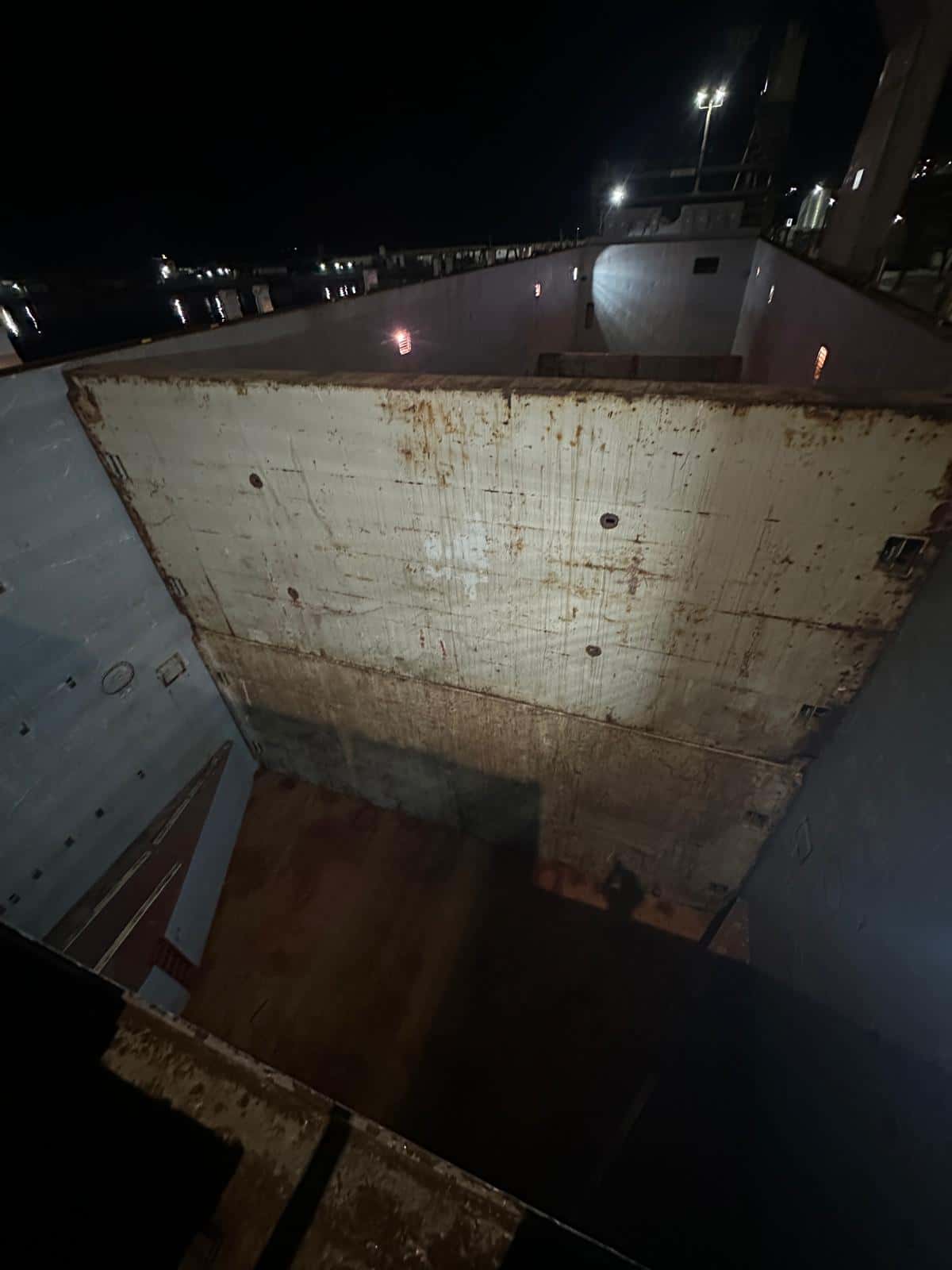 MV EBRU — cargo hold 22