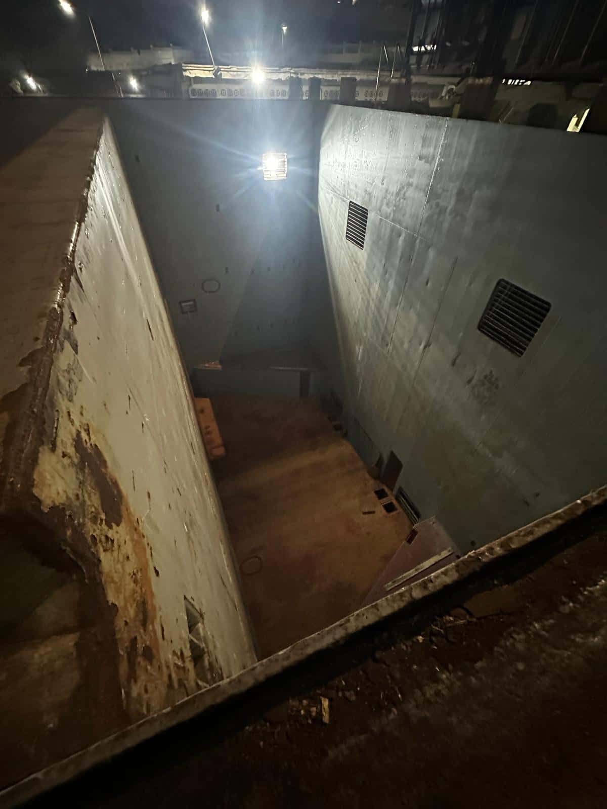 MV EBRU — cargo hold 23