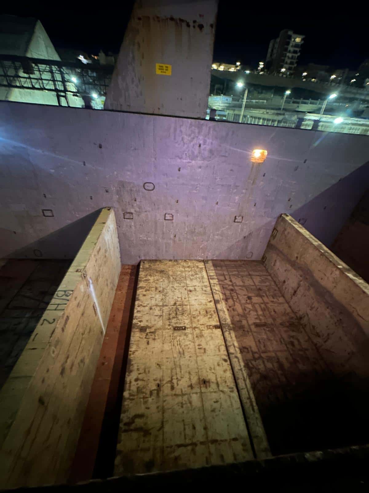 MV EBRU — cargo hold 24