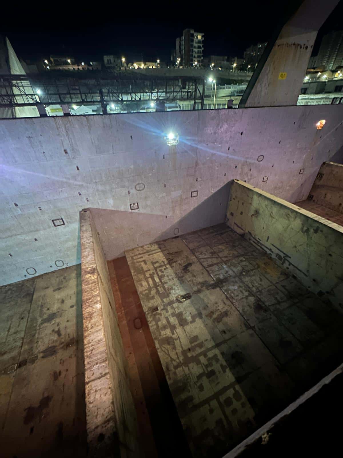 MV EBRU — cargo hold 25