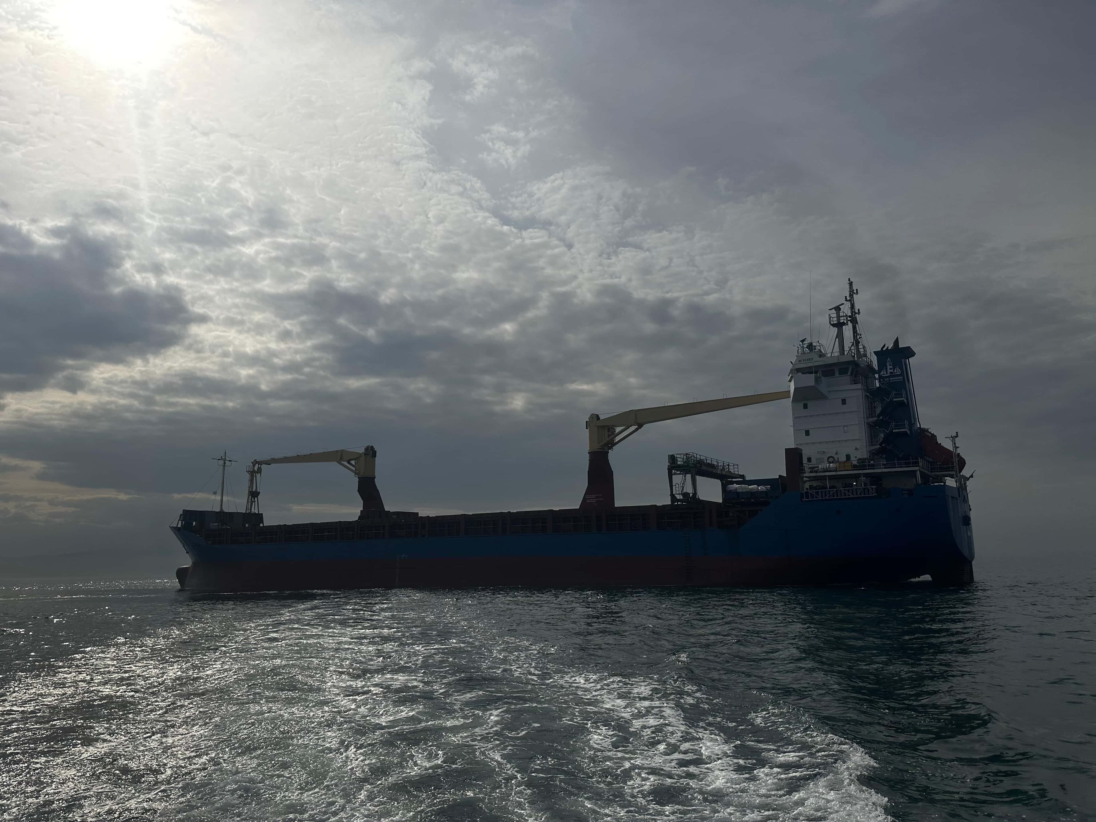 MV EBRU at sea, the vessel with documented container and reefer capacity.